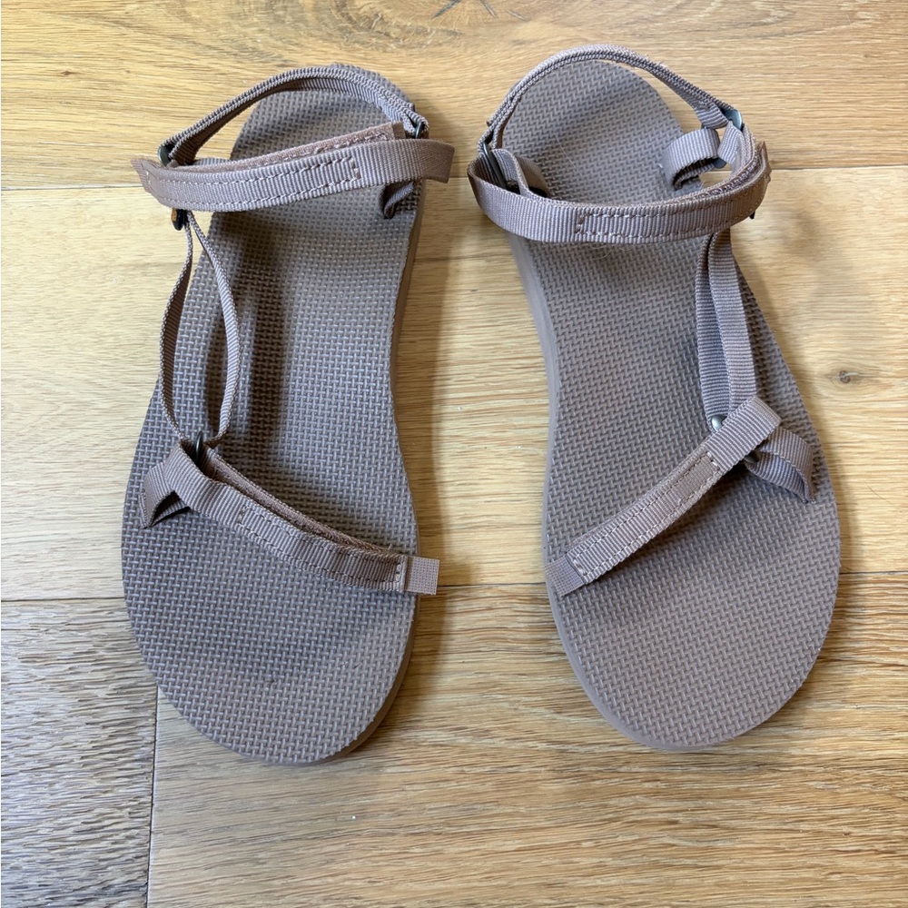 Teva Women's Universal Slim Nude Sandals